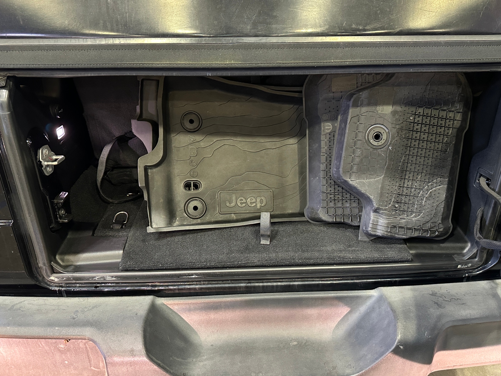 Thumbnail: 2020 Jeep Wrangler - 7