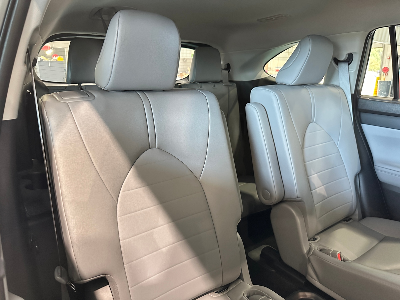 Thumbnail: 2023 Toyota Highlander - 5