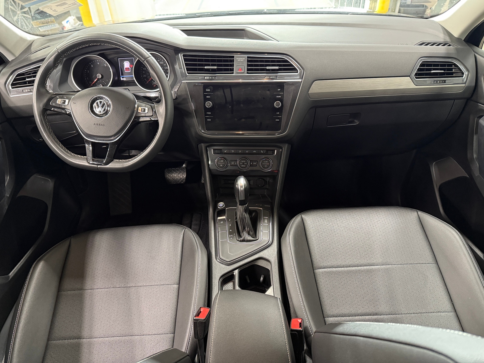 Thumbnail: 2021 Volkswagen Tiguan - 3