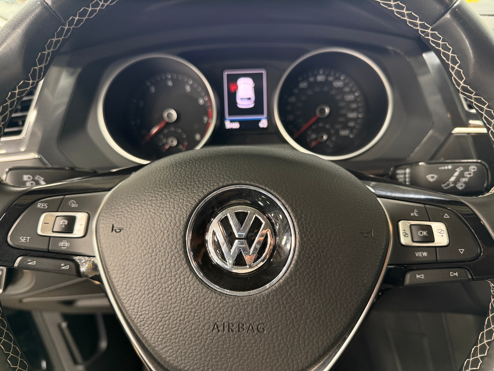 Thumbnail: 2021 Volkswagen Tiguan - 5