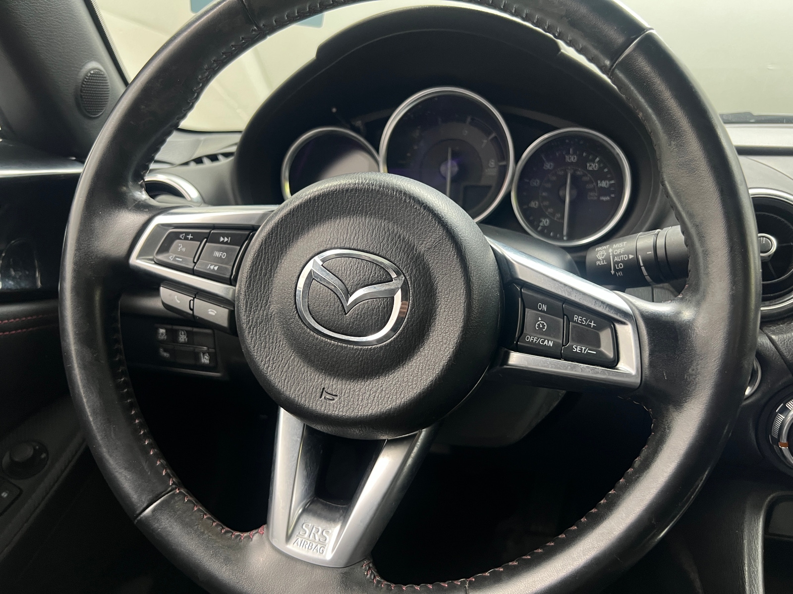 Thumbnail: 2016 Mazda MX-5 Miata - 4