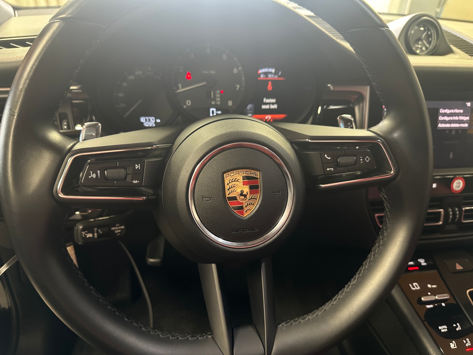 Thumbnail: 2024 Porsche Macan - 4