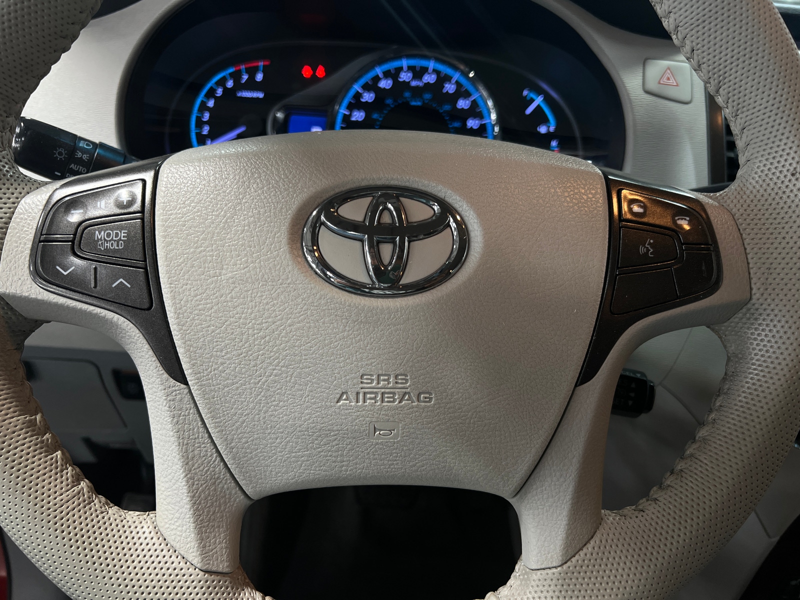 Thumbnail: 2014 Toyota Sienna - 4