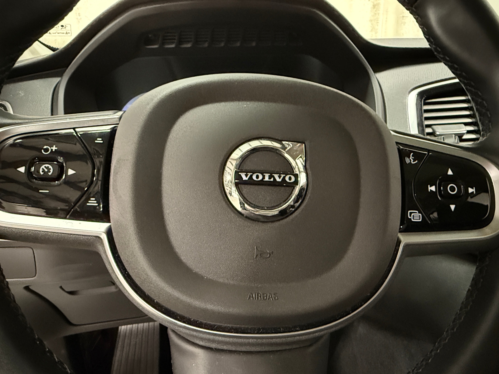 Thumbnail: 2025 Volvo XC90 - 4