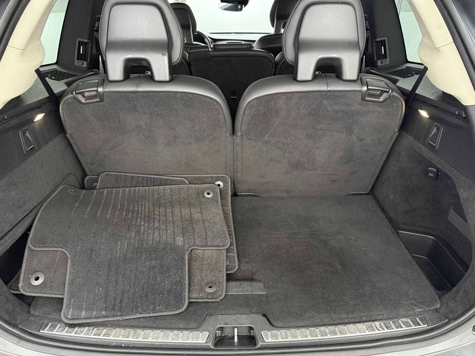 Thumbnail: 2016 Volvo XC90 - 6