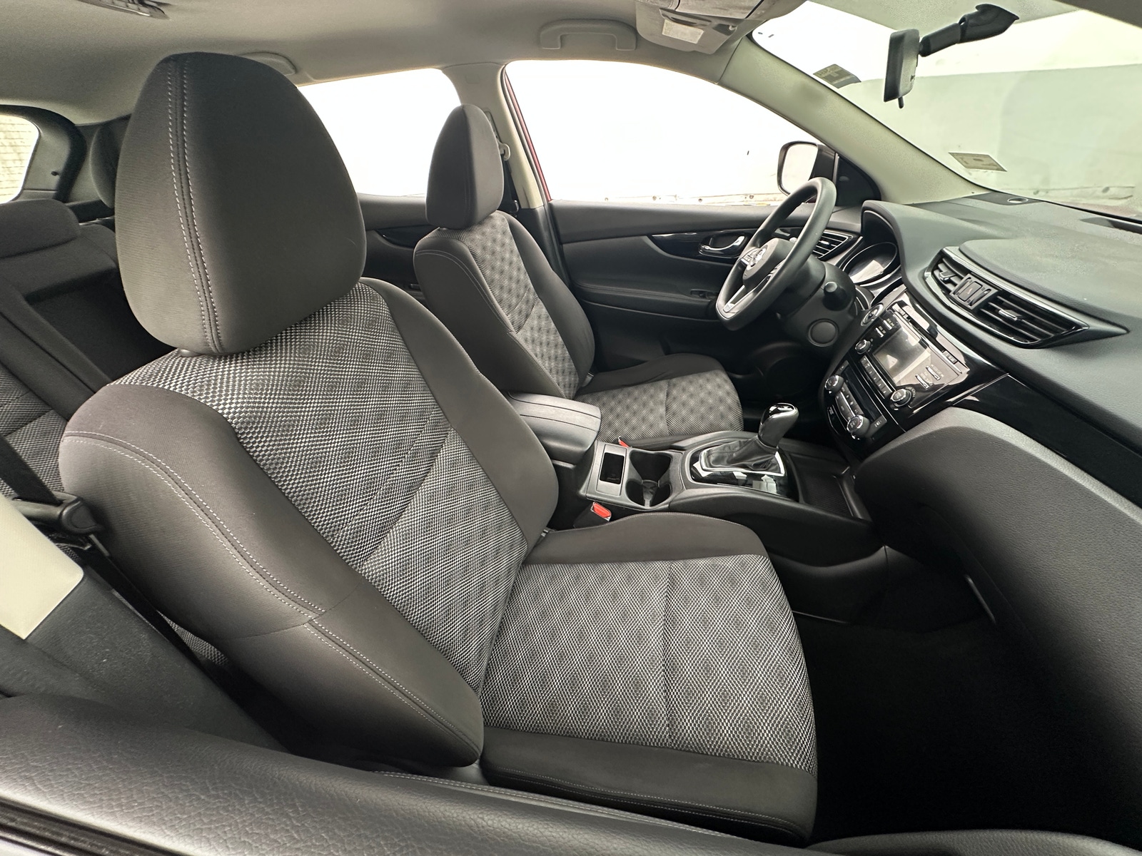 Thumbnail: 2018 Nissan Rogue Sport - 2
