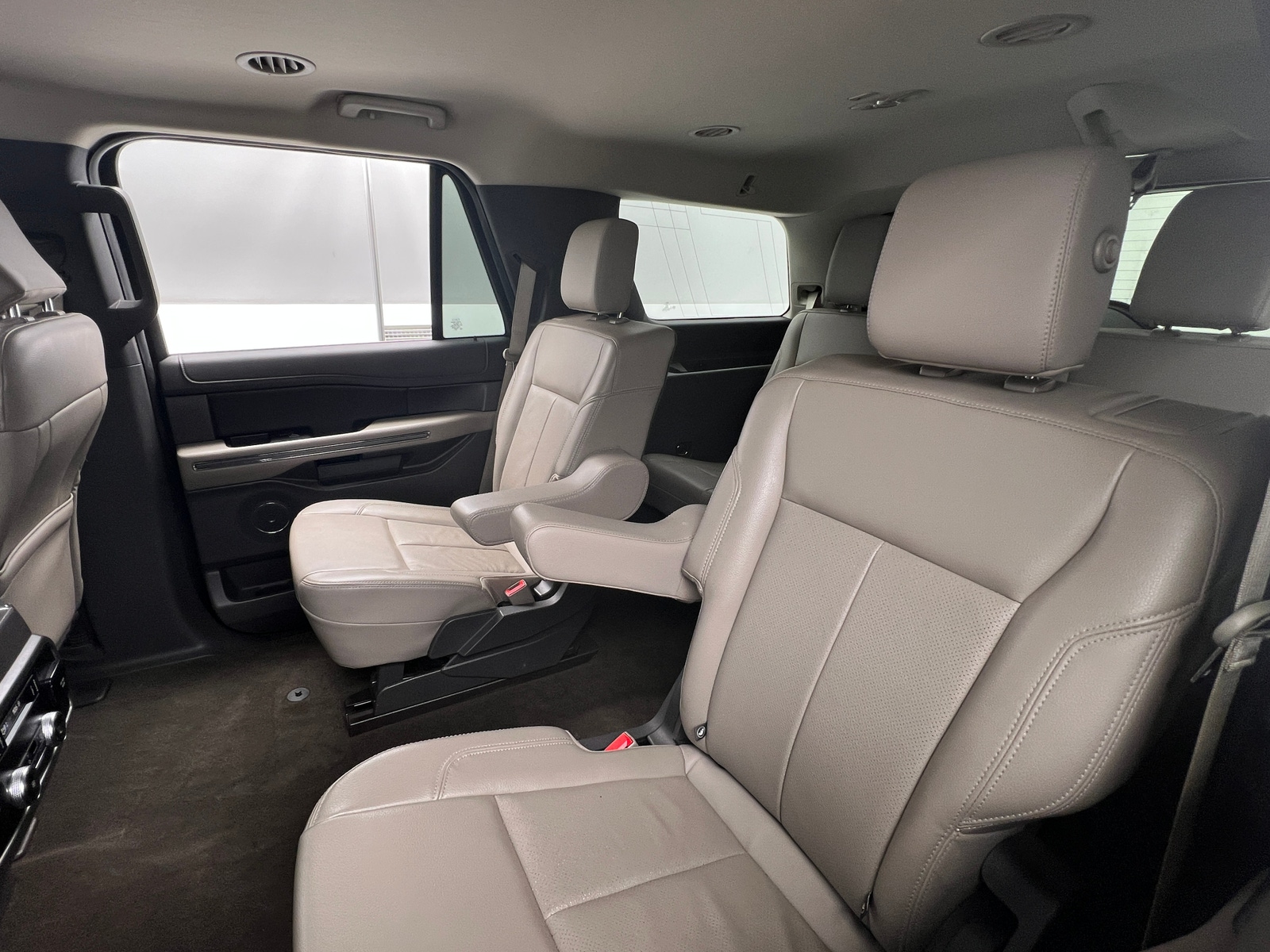 Thumbnail: 2020 Ford Expedition - 5