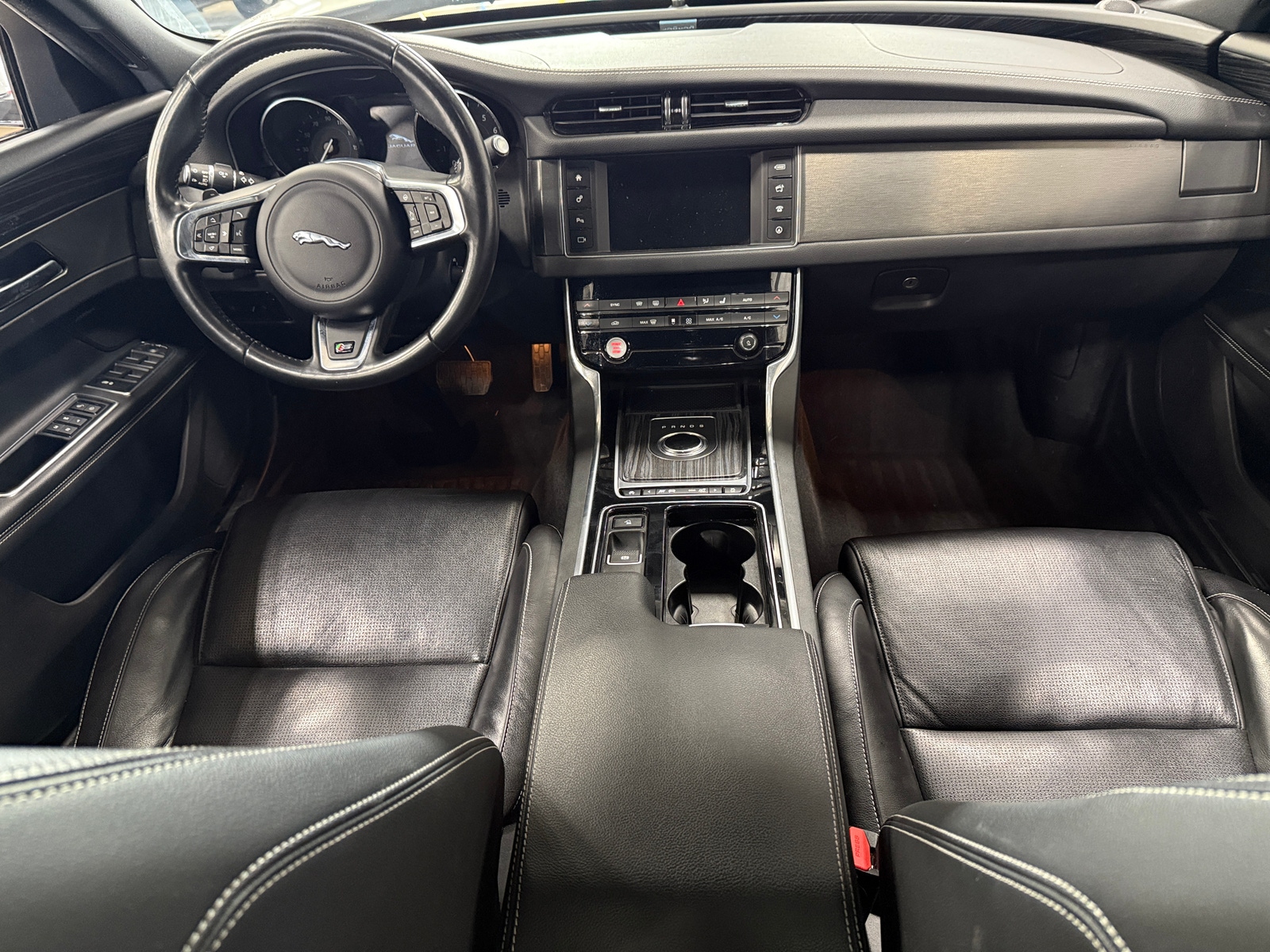 Thumbnail: 2017 Jaguar XF - 2