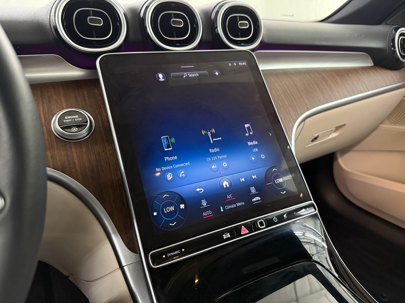 Thumbnail: 2023 Mercedes-Benz C-Class - 3