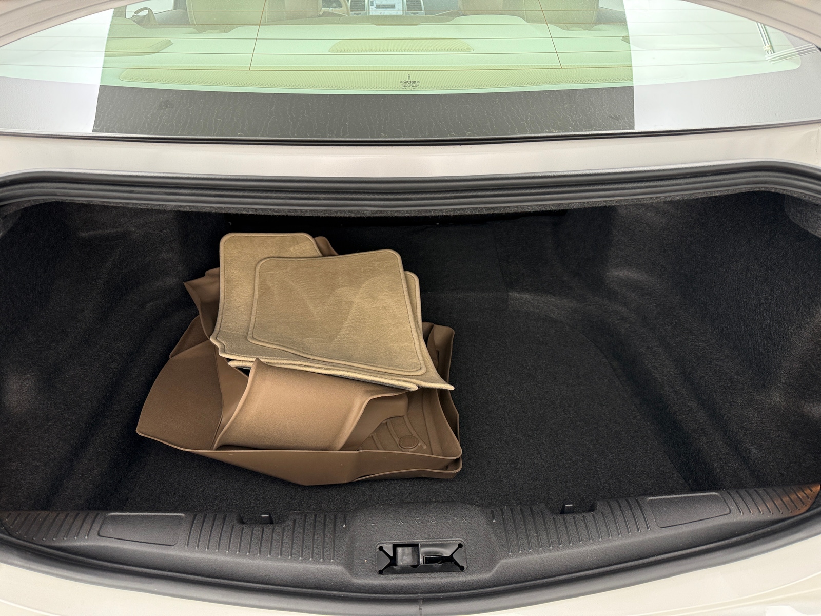 Thumbnail: 2011 Lincoln MKS - 6