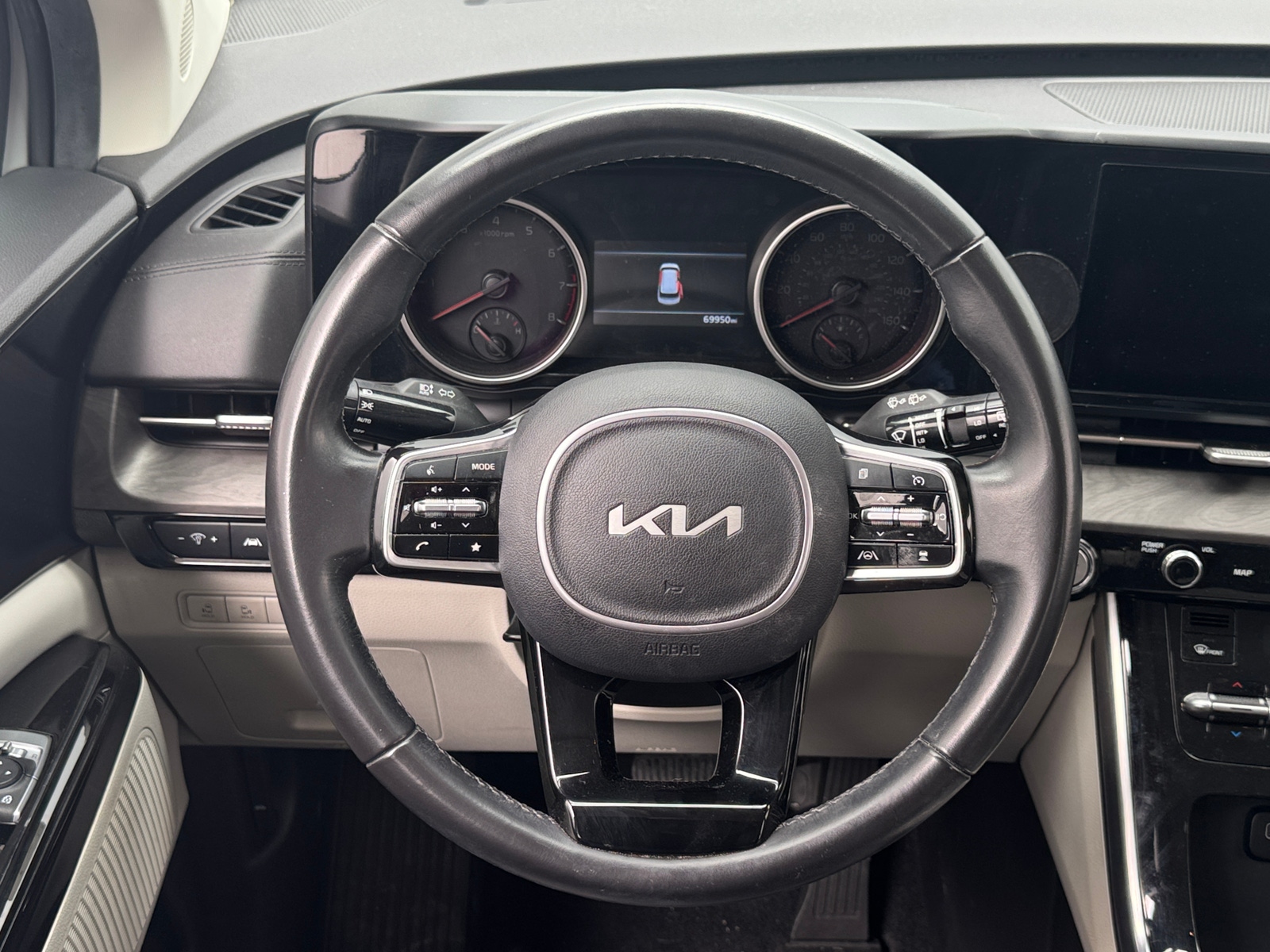 Thumbnail: 2022 Kia Carnival - 4