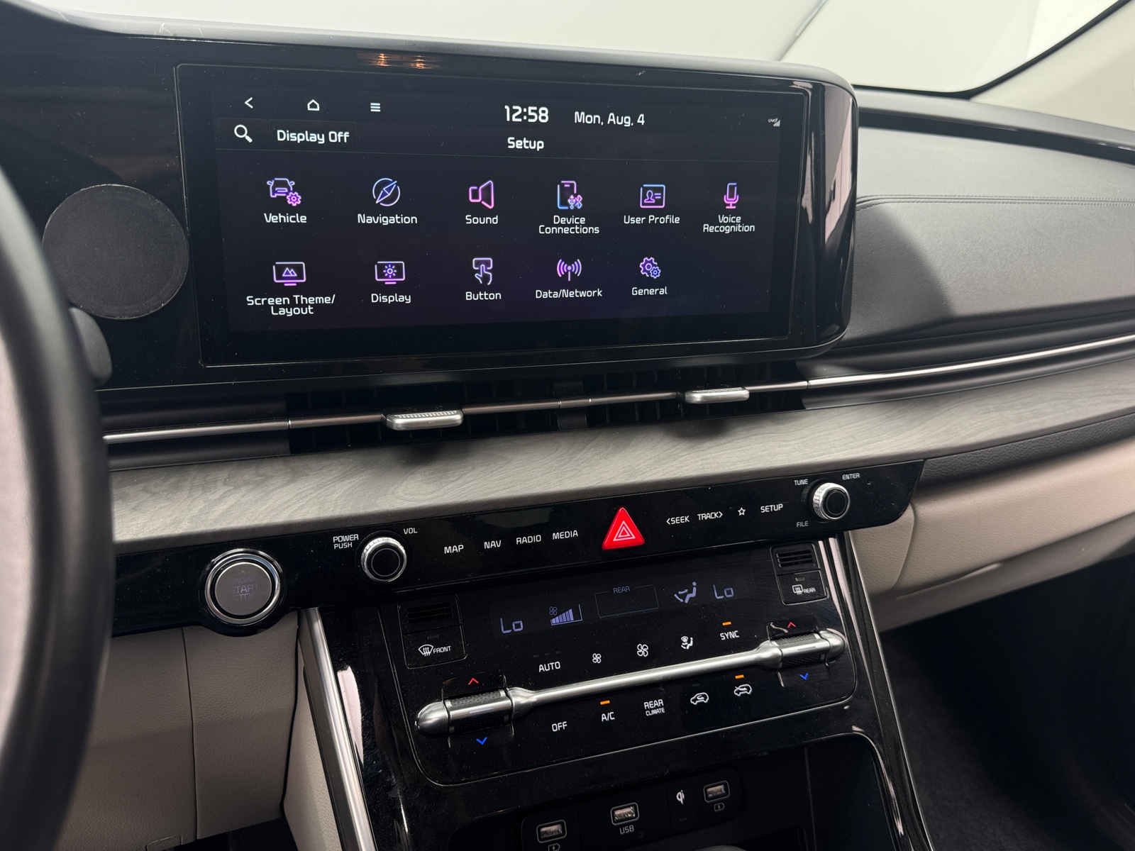 Thumbnail: 2022 Kia Carnival - 3