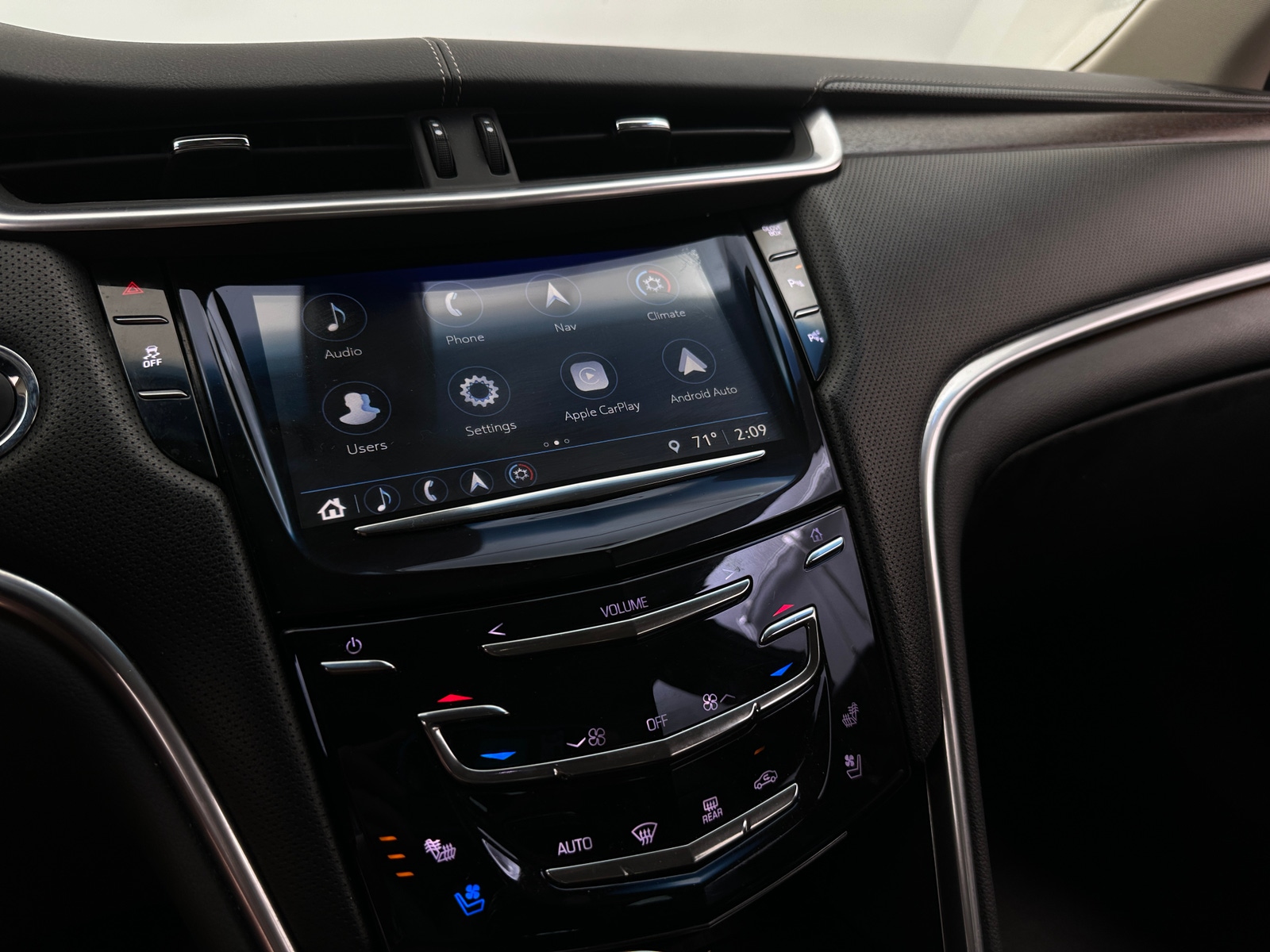 Thumbnail: 2019 Cadillac XTS - 3
