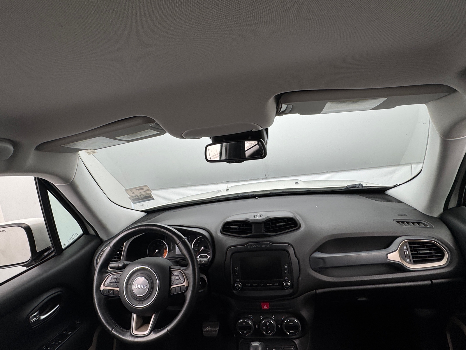 Thumbnail: 2016 Jeep Renegade - 3