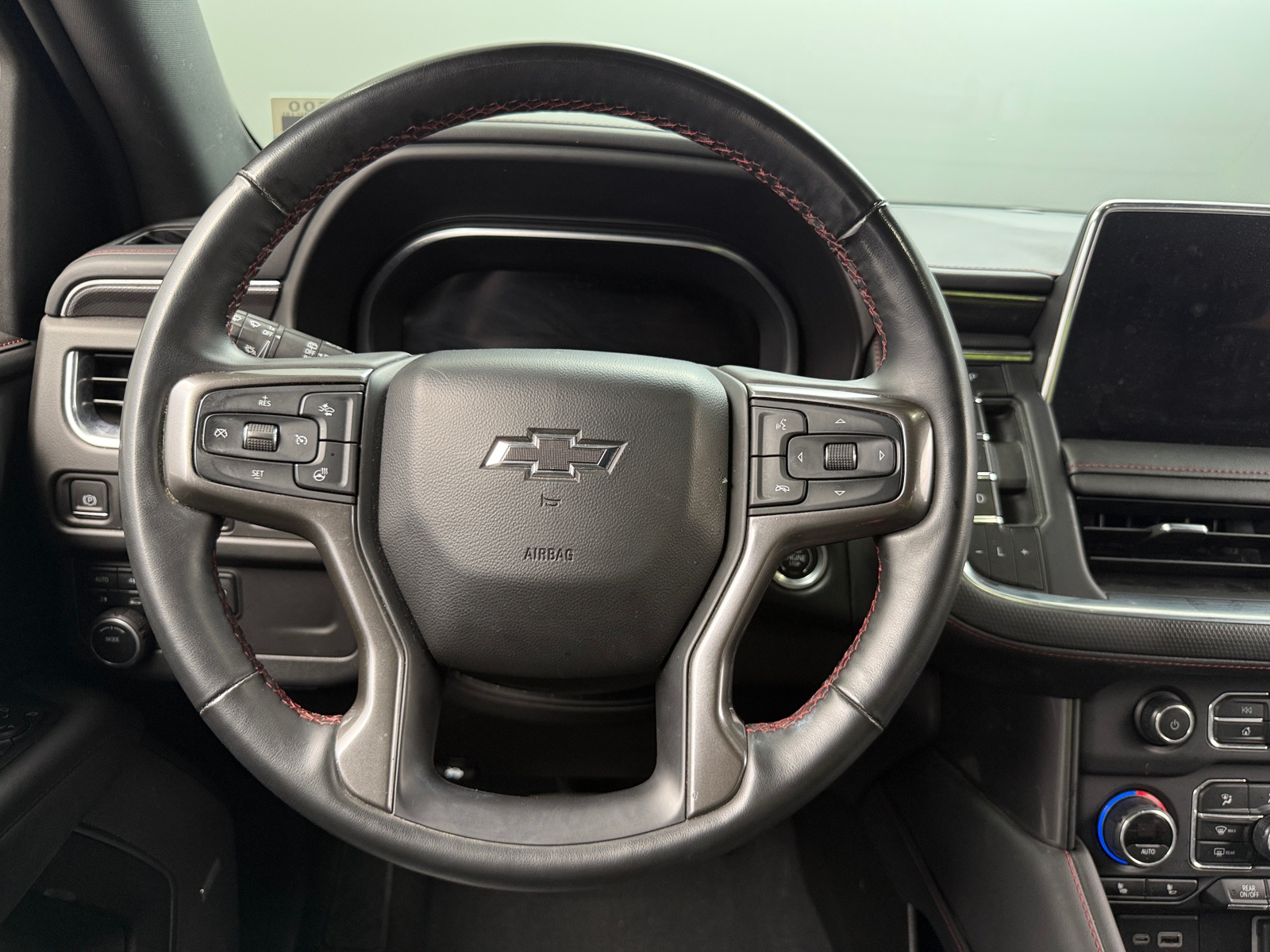 Thumbnail: 2023 Chevrolet Suburban - 4