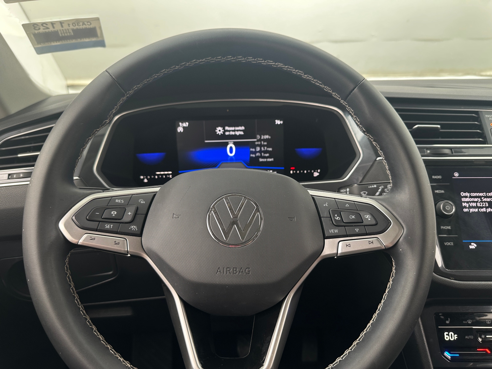 Thumbnail: 2022 Volkswagen Tiguan - 4