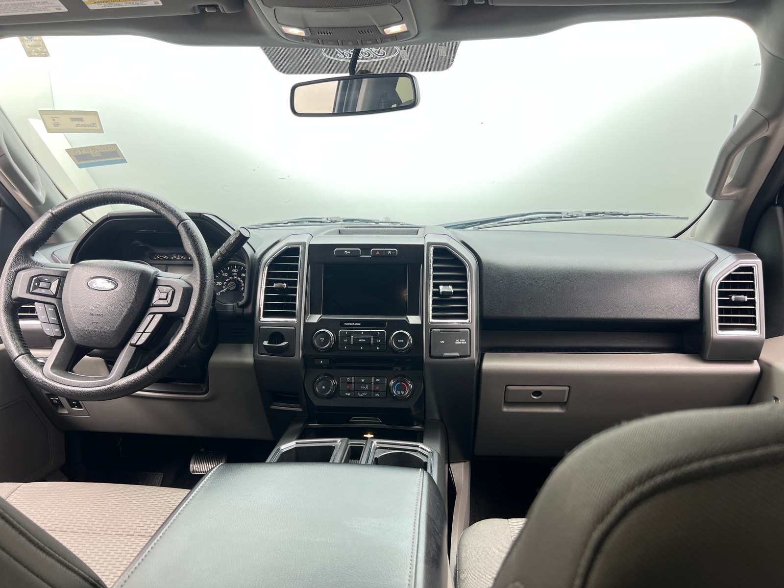 Thumbnail: 2016 Ford Econoline - 3