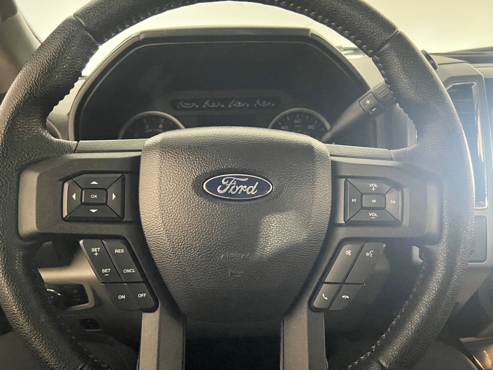 Thumbnail: 2016 Ford Econoline - 5