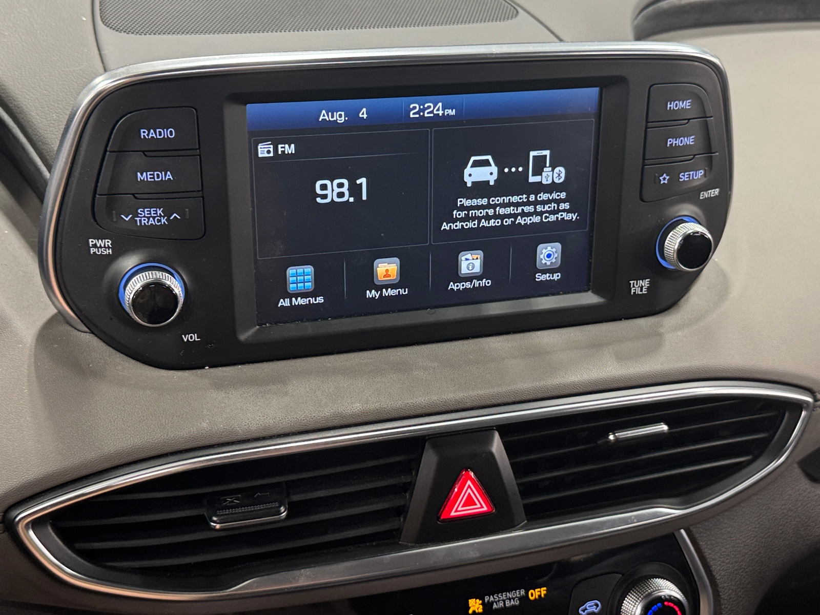 Thumbnail: 2019 Hyundai Santa Fe - 4