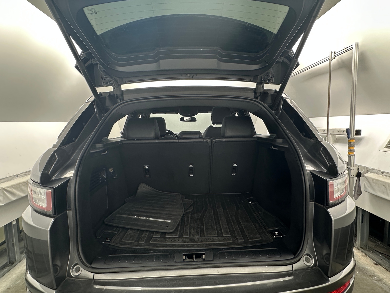 Thumbnail: 2018 Land Rover Range Rover Evoque - 6
