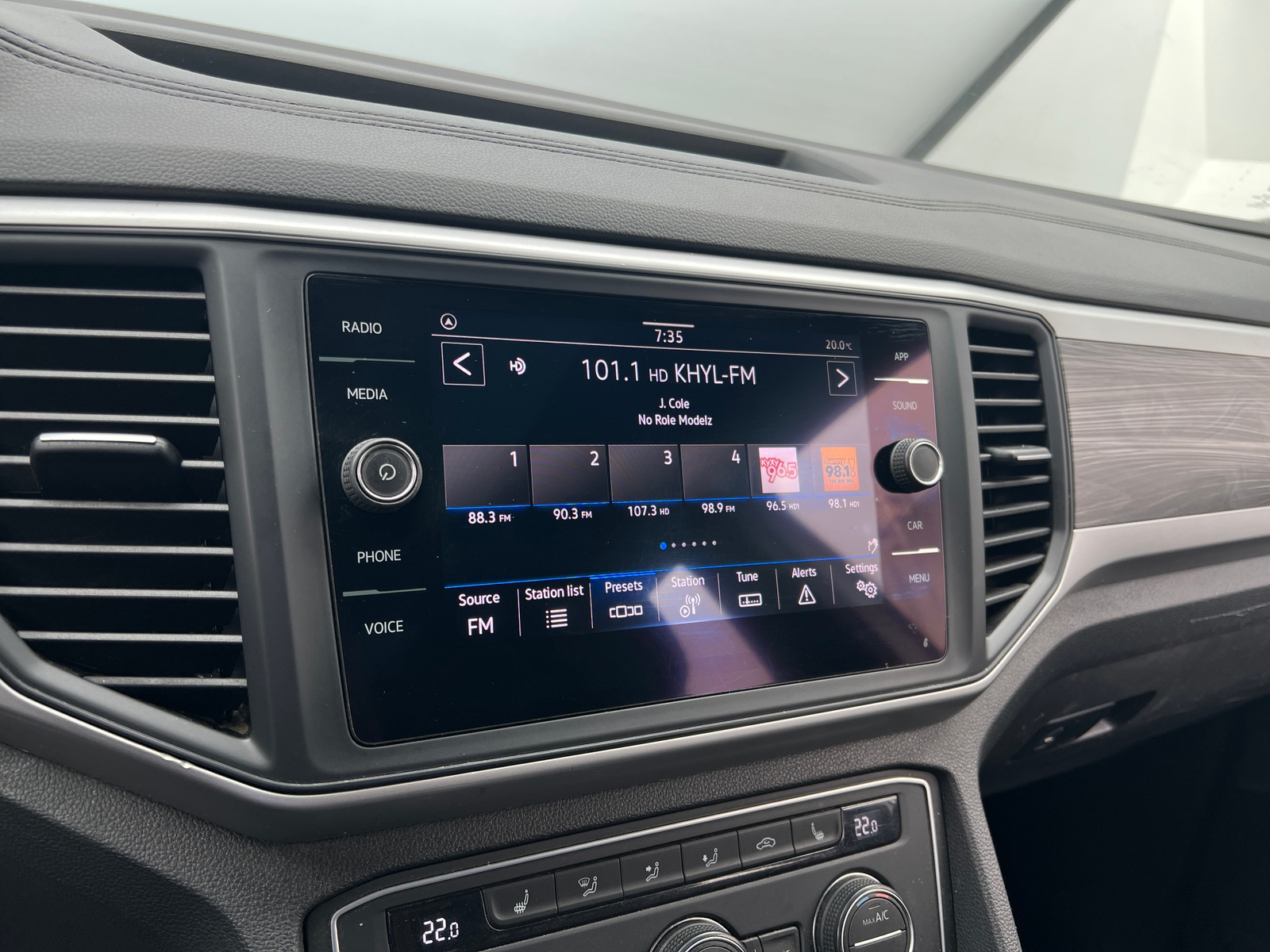 Thumbnail: 2021 Volkswagen Atlas - 3