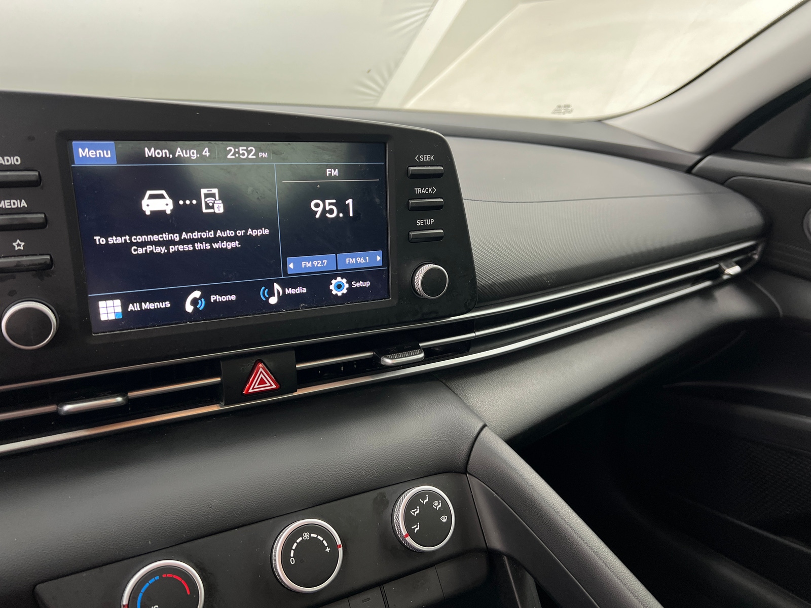 Thumbnail: 2024 Hyundai Elantra - 4