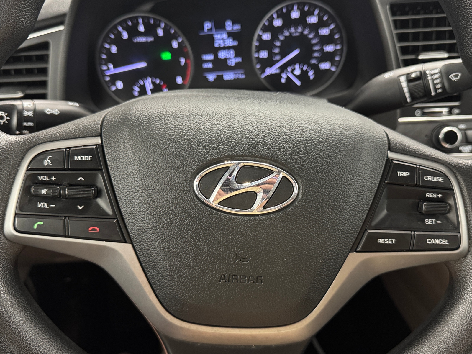 Thumbnail: 2017 Hyundai Elantra - 5
