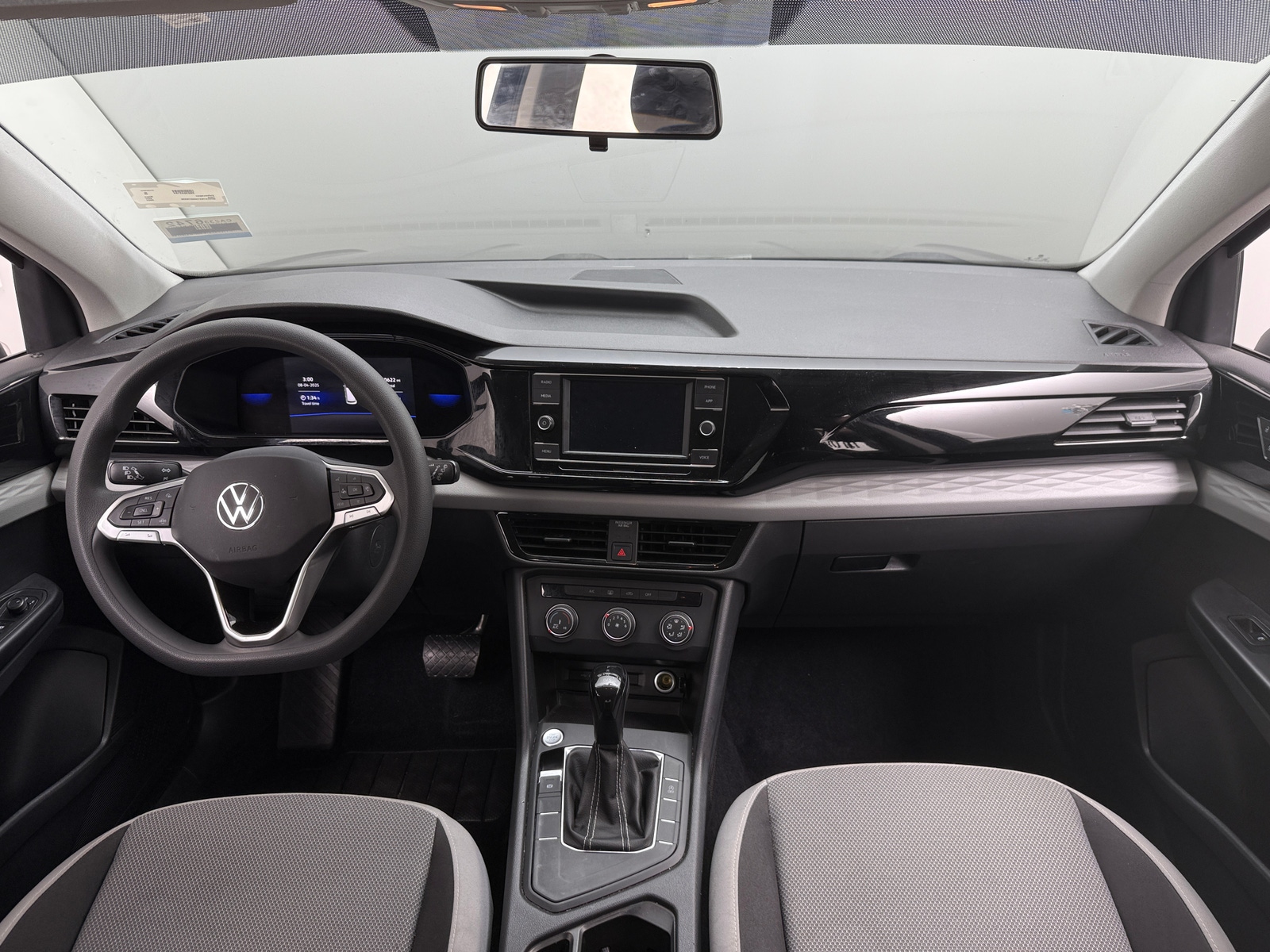Thumbnail: 2022 Volkswagen Taos - 3