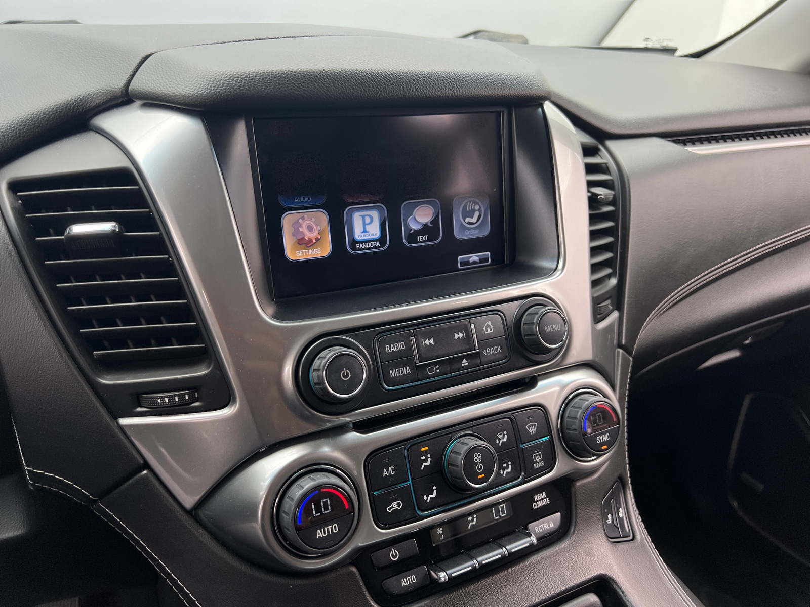 Thumbnail: 2016 Chevrolet Tahoe - 3