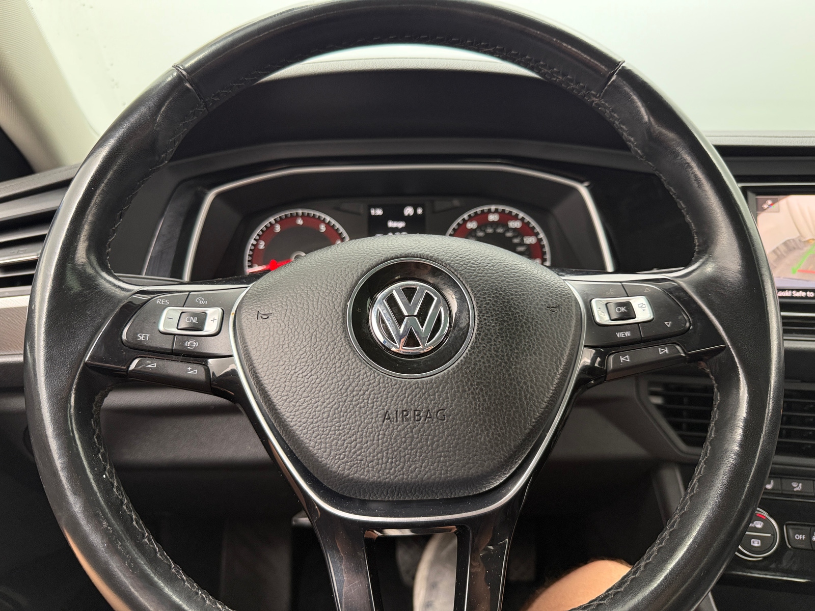 Thumbnail: 2019 Volkswagen Jetta - 4