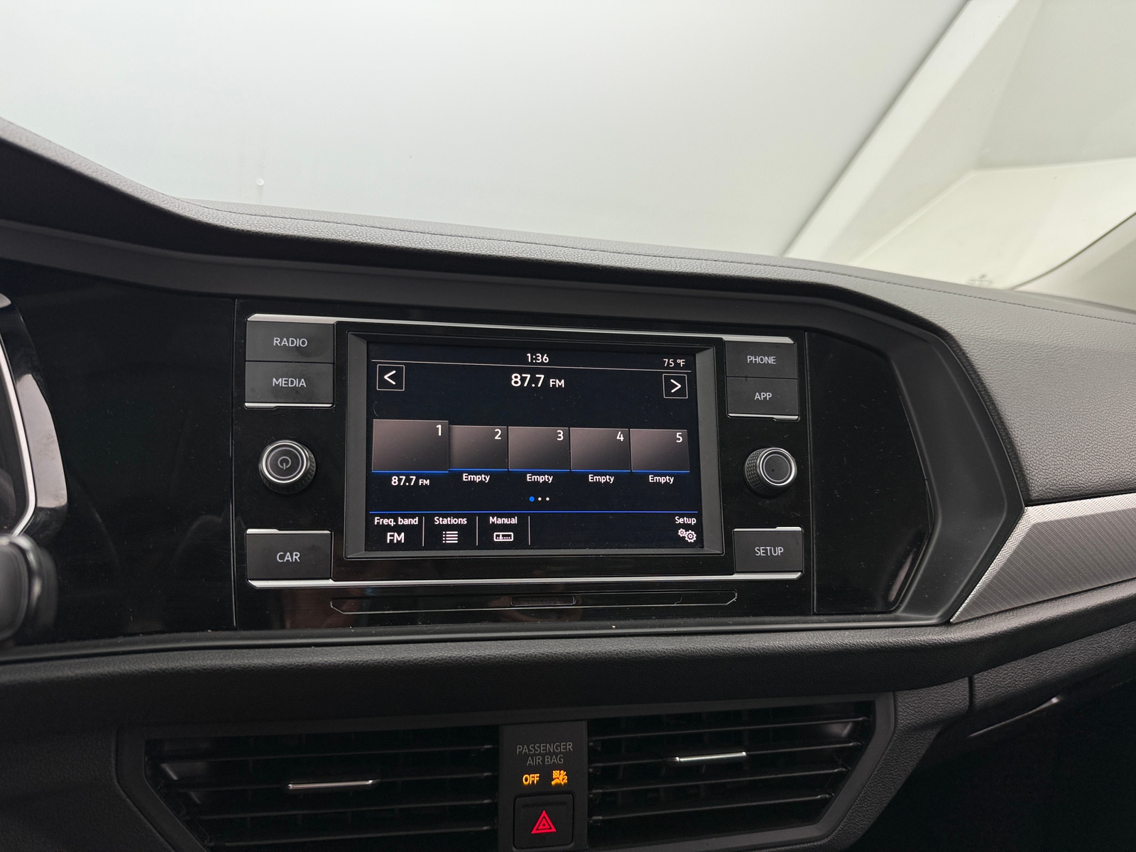 Thumbnail: 2019 Volkswagen Jetta - 3