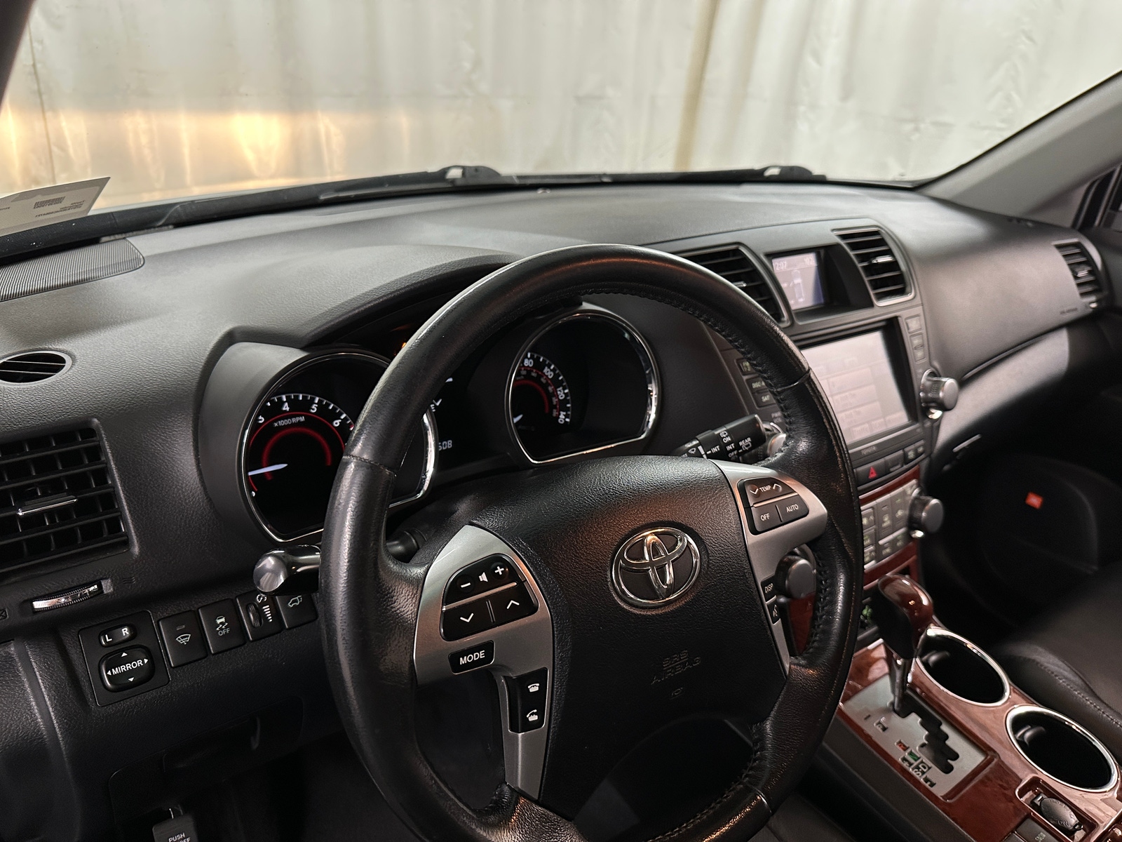 Thumbnail: 2012 Toyota Highlander - 2