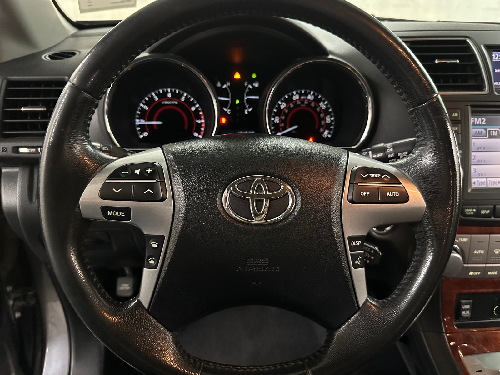 Thumbnail: 2012 Toyota Highlander - 4