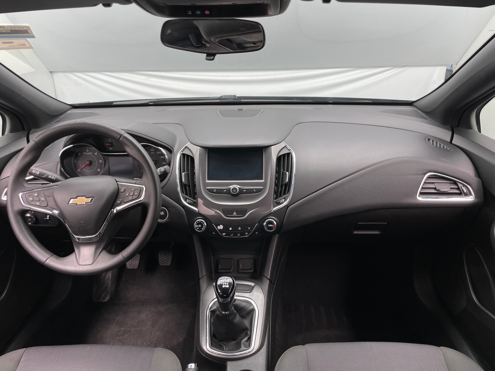 Thumbnail: 2018 Chevrolet Cruze - 3