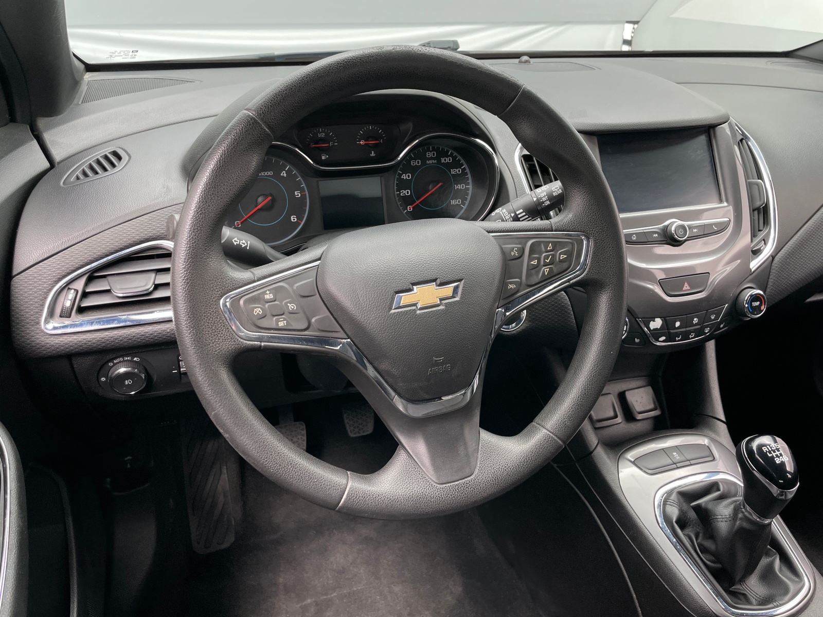Thumbnail: 2018 Chevrolet Cruze - 5