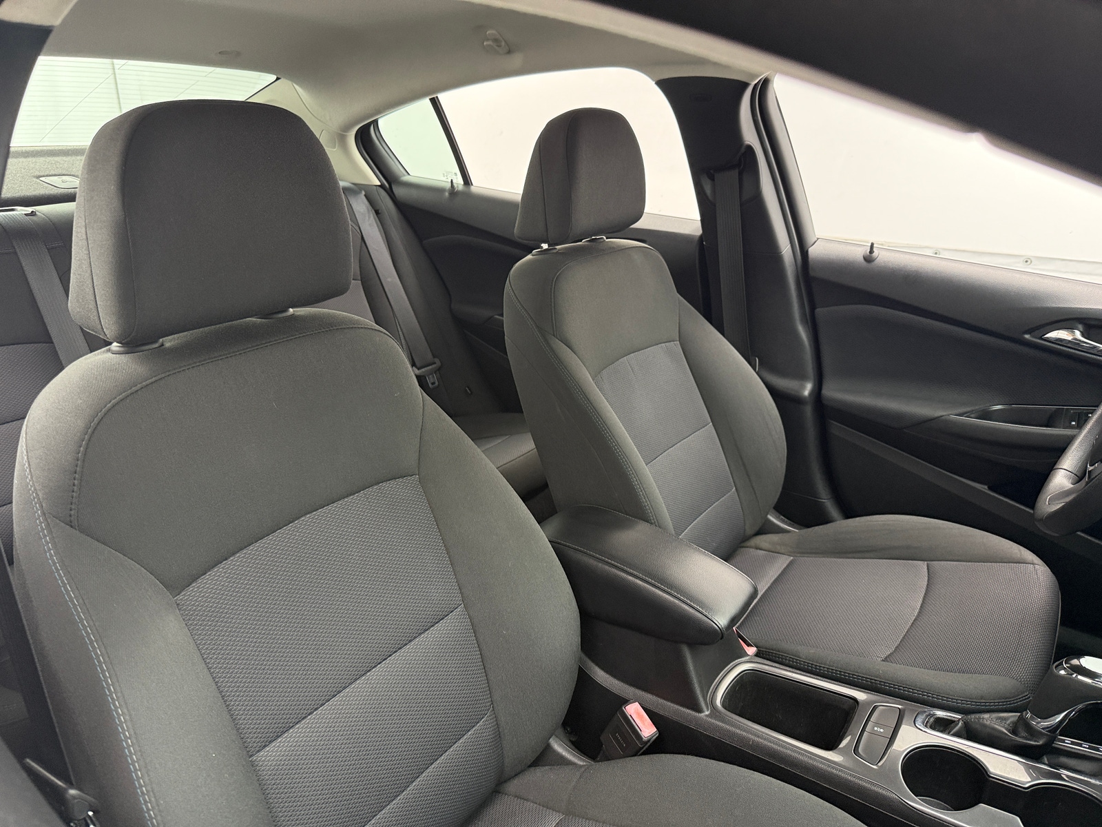 Thumbnail: 2018 Chevrolet Cruze - 2