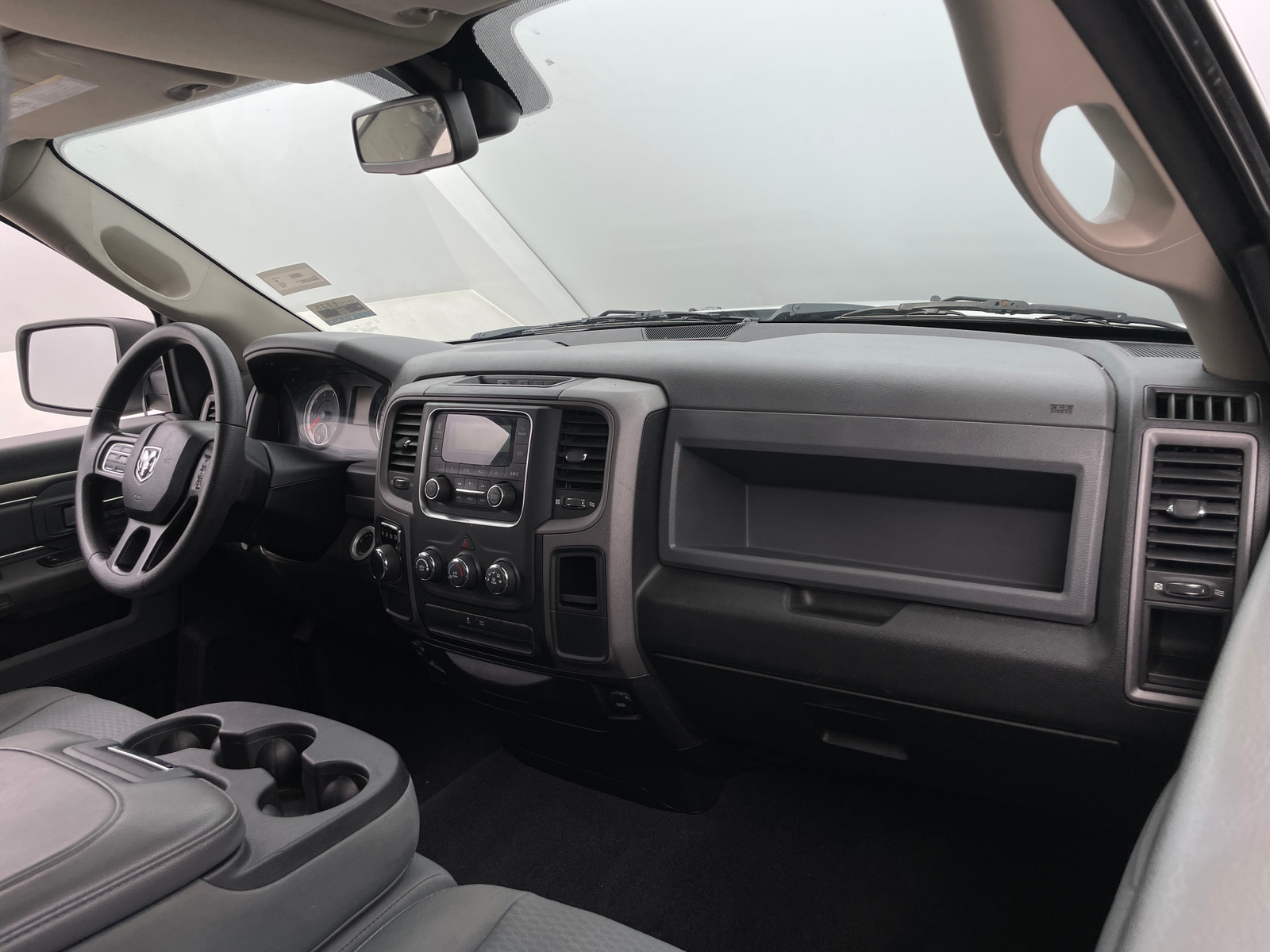Thumbnail: 2019 RAM 1500 Classic - 3
