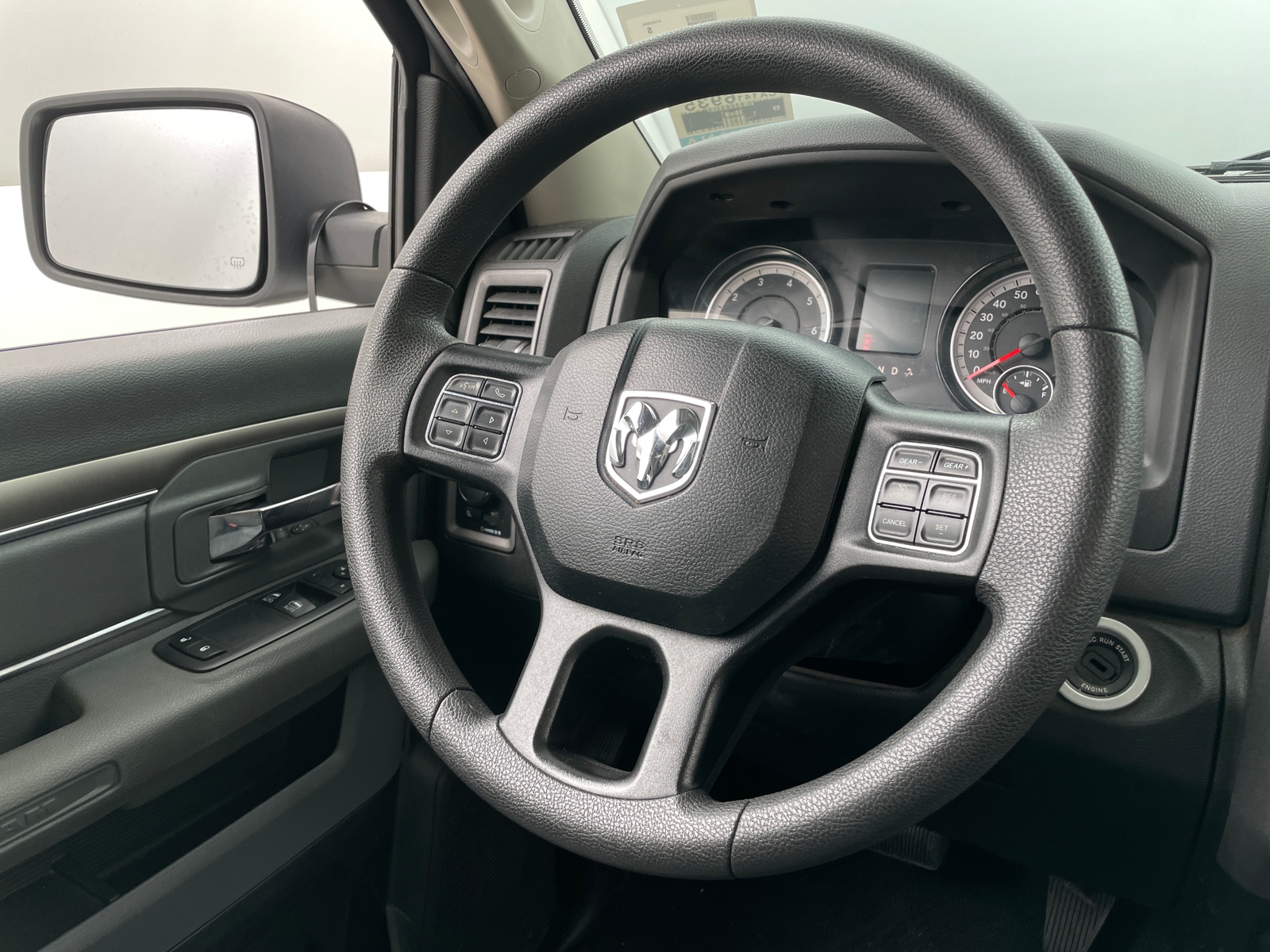 Thumbnail: 2019 RAM 1500 Classic - 5