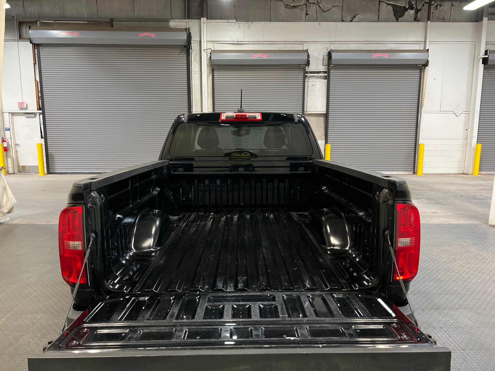 Thumbnail: 2022 Chevrolet Colorado - 6