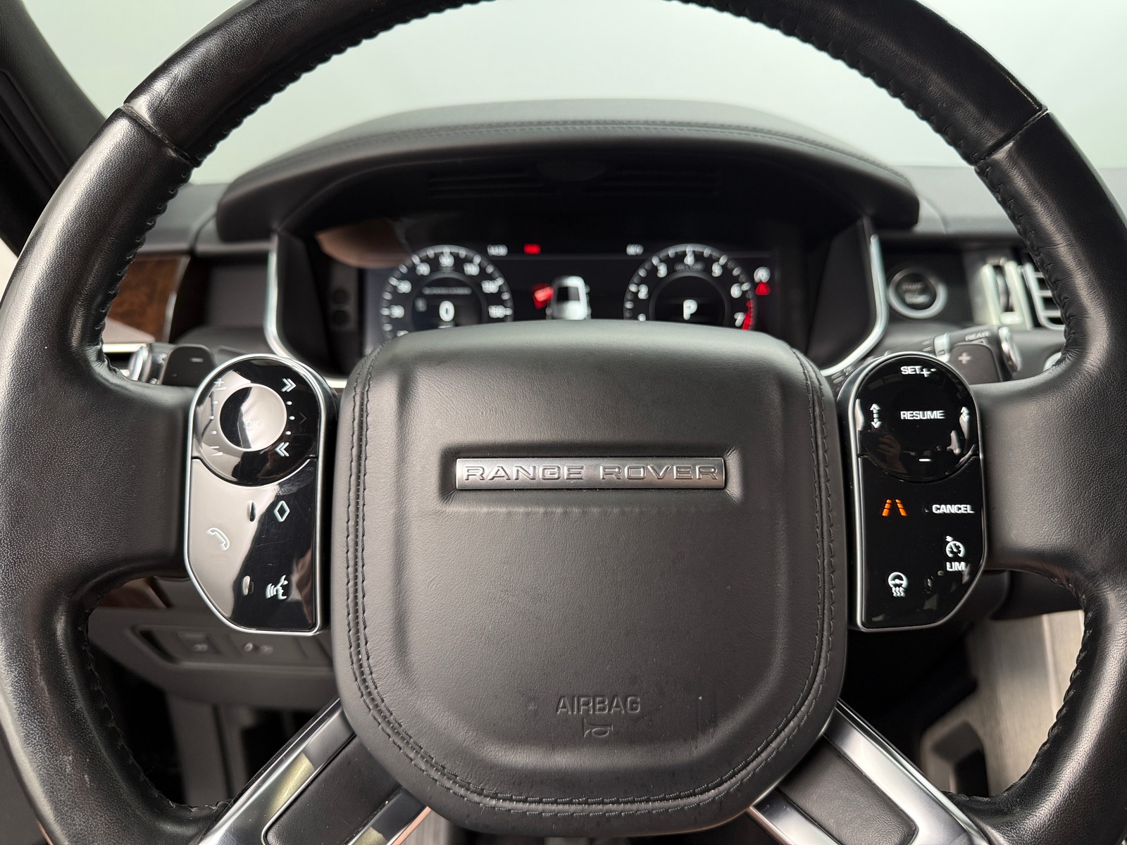 Thumbnail: 2018 Land Rover Range Rover - 4