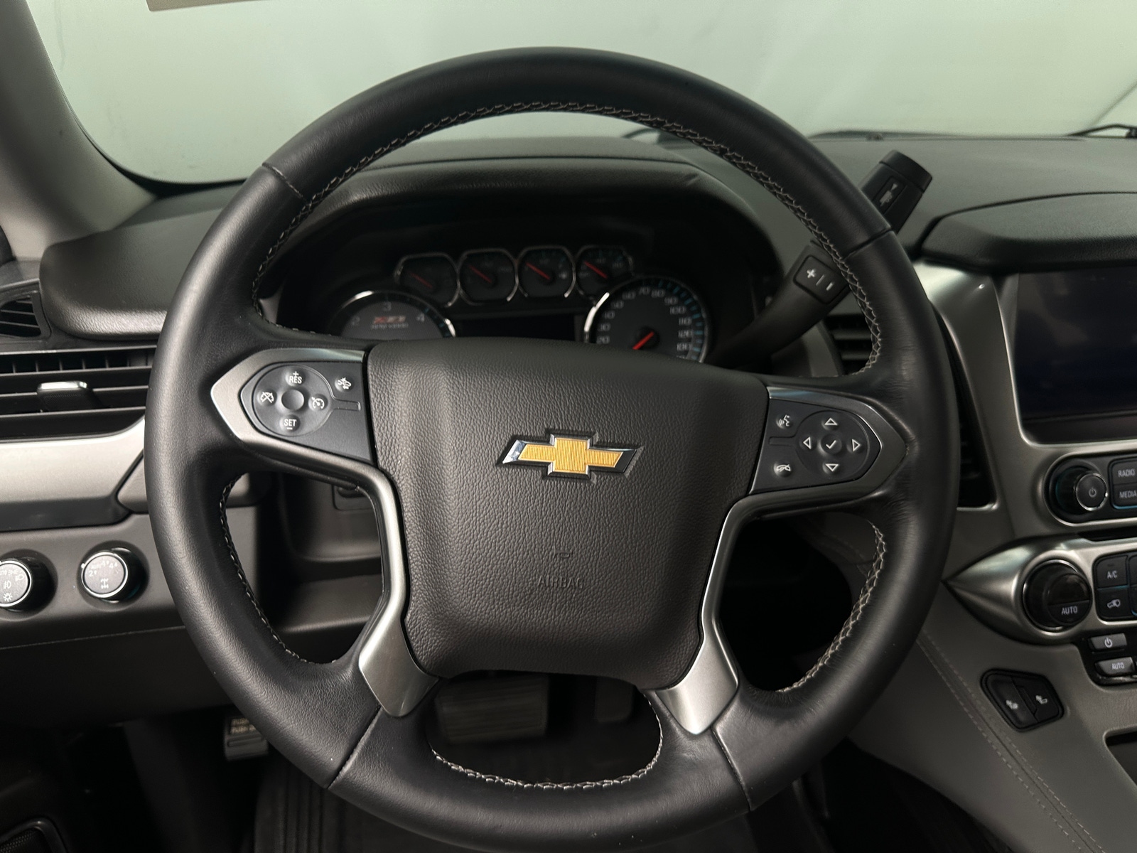 Thumbnail: 2019 Chevrolet Tahoe - 4