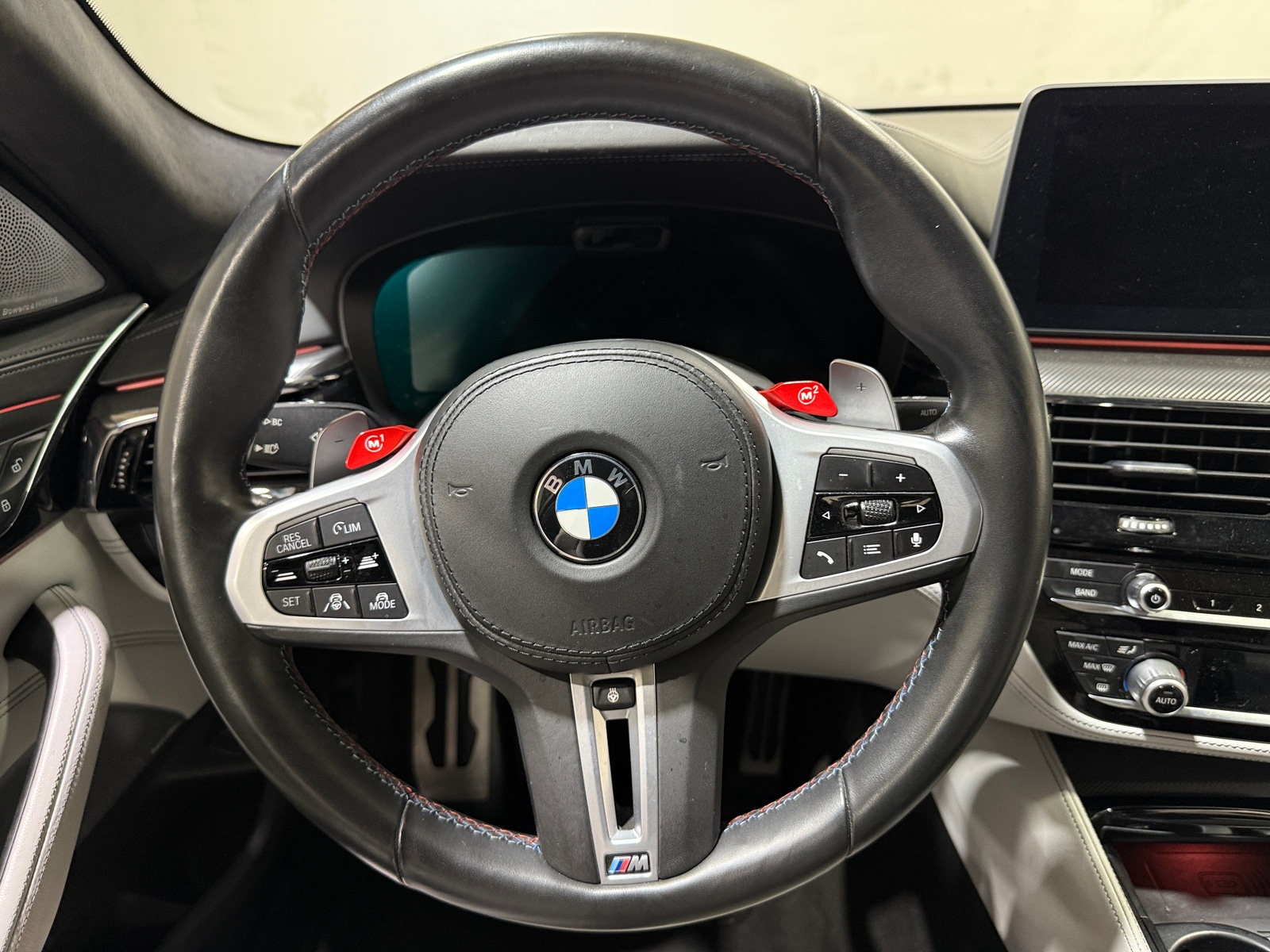 Thumbnail: 2021 BMW M5 - 4