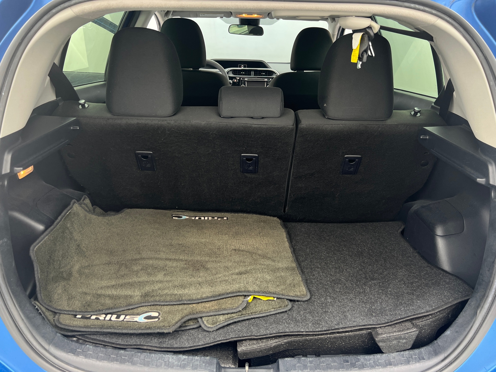Thumbnail: 2018 Toyota Prius c - 7