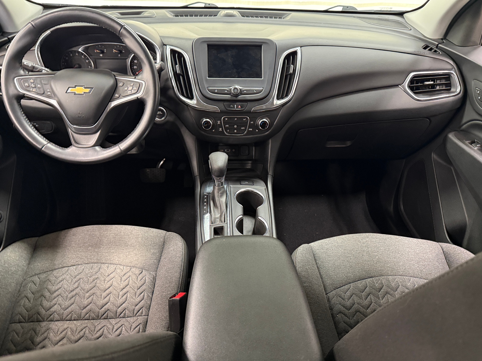 Thumbnail: 2022 Chevrolet Equinox - 3