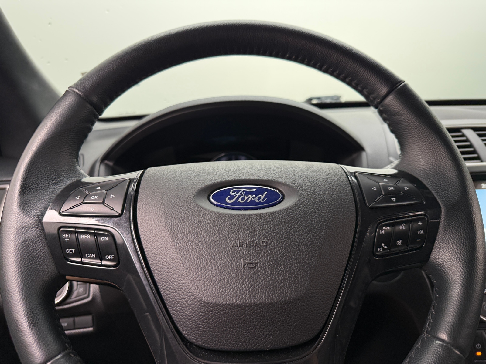 Thumbnail: 2018 Ford Explorer - 4