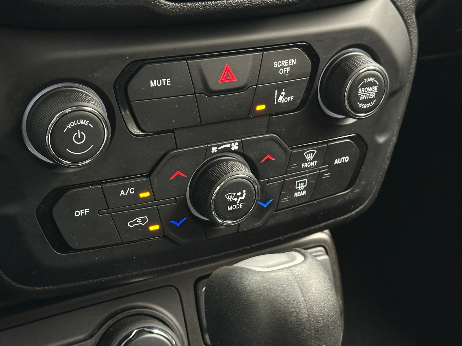 Thumbnail: 2021 Jeep Renegade - 4