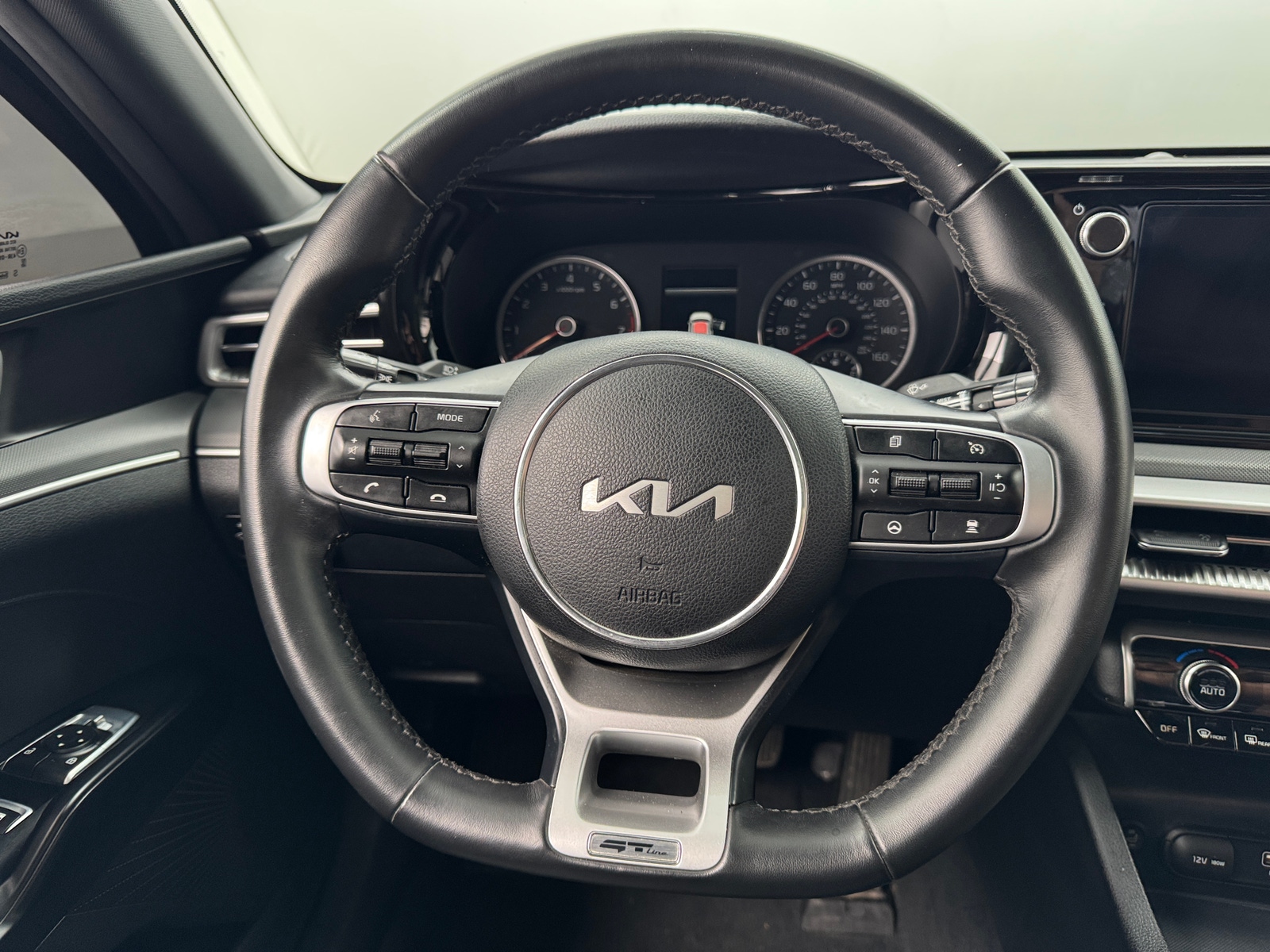 Thumbnail: 2023 Kia K5 - 4