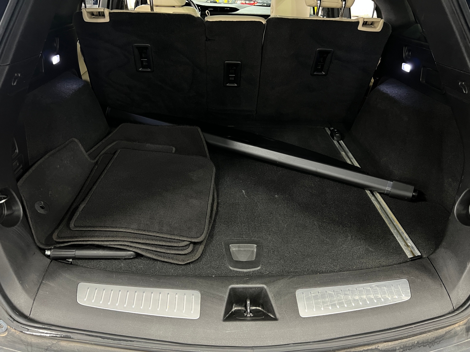 Thumbnail: 2017 Cadillac XT5 - 6