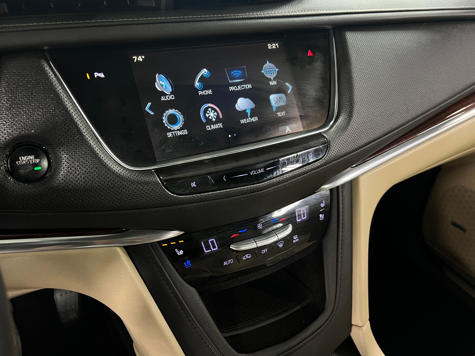 Thumbnail: 2017 Cadillac XT5 - 3