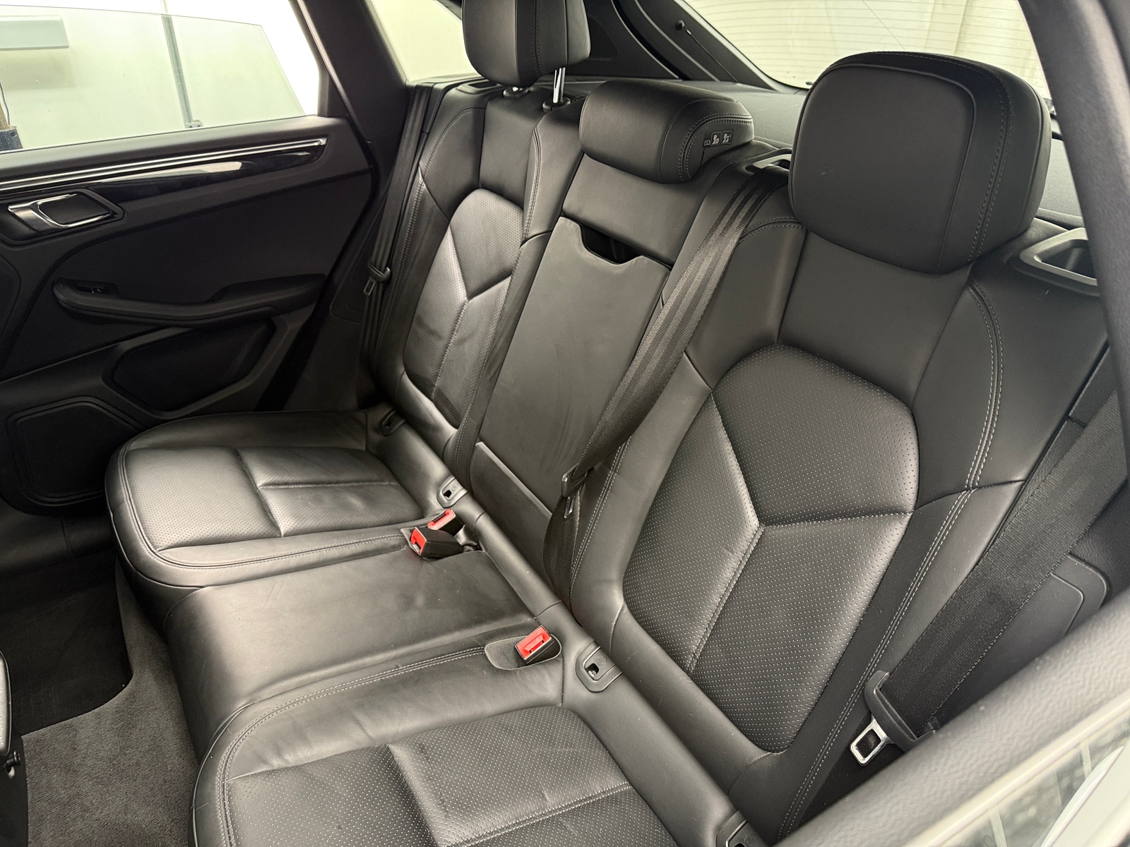 Thumbnail: 2015 Porsche Macan - 5